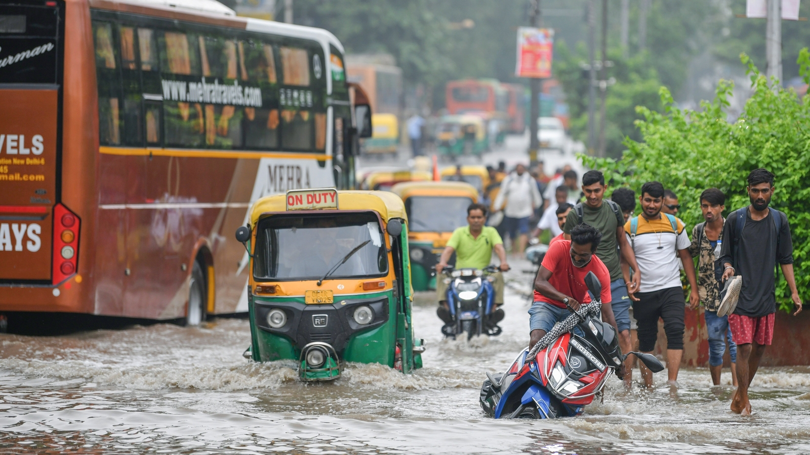 Severe Rainfall Alert: IMD Issues Warning of Heavy to Very Heavy Rain in 15 States for 6 to 7 Days